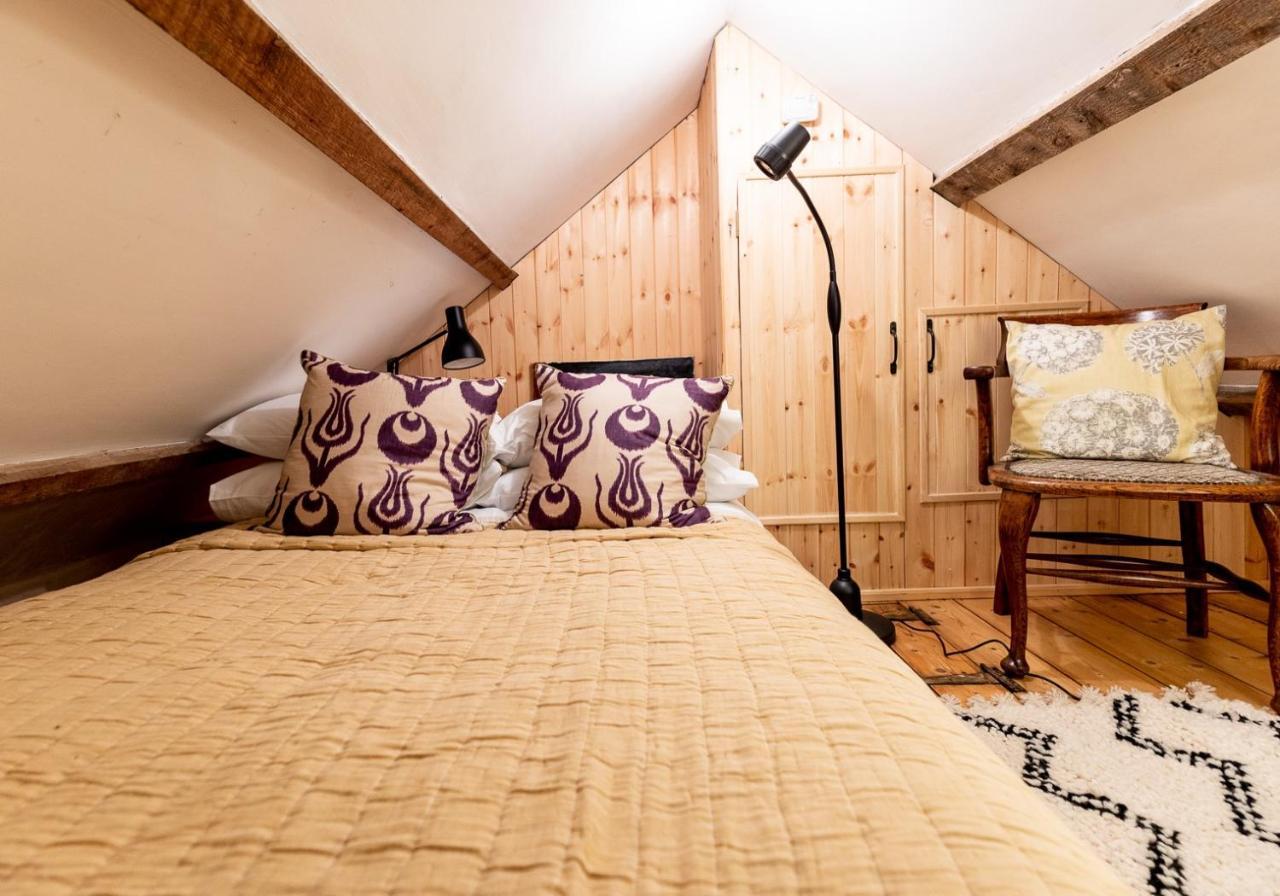 Bwthyn Capten - A Charming Cottage For Up To 6 뉴포트 외부 사진