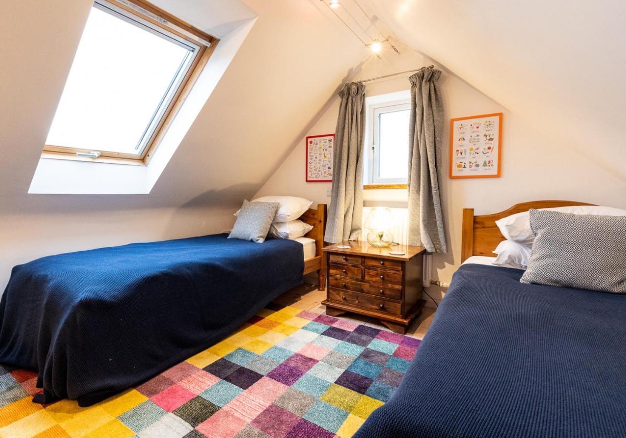 Bwthyn Capten - A Charming Cottage For Up To 6 뉴포트 외부 사진