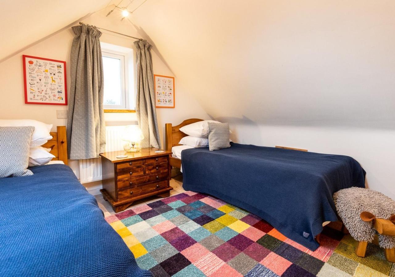 Bwthyn Capten - A Charming Cottage For Up To 6 뉴포트 외부 사진
